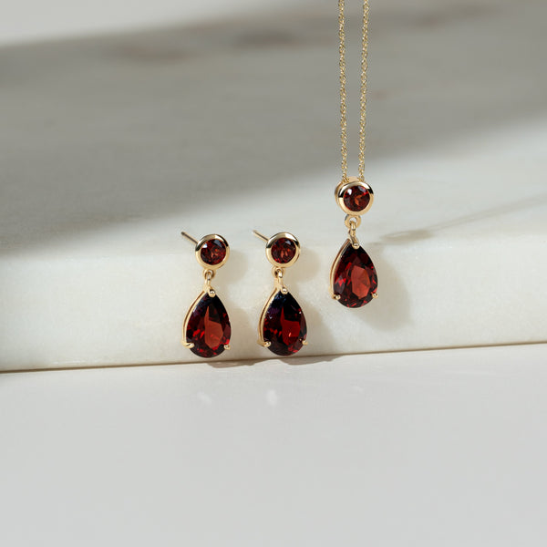Gemondo Classic Pear Garnet Drop Earrings In 9ct Yellow Gold
