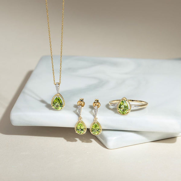 Gemondo Classic Pear Peridot & Diamond Pendant Necklace In 9ct Yellow Gold