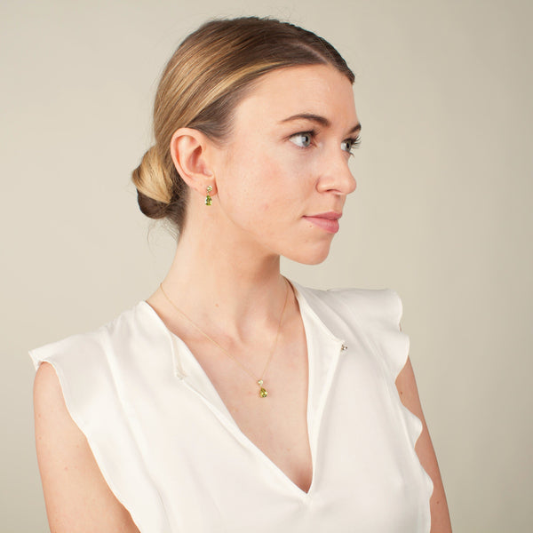 Gemondo Classic Pear Peridot Drop Earrings In 9ct Yellow Gold