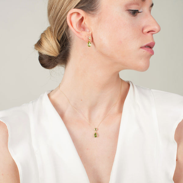 Gemondo Classic Pear Peridot Drop Earrings In 9ct Yellow Gold