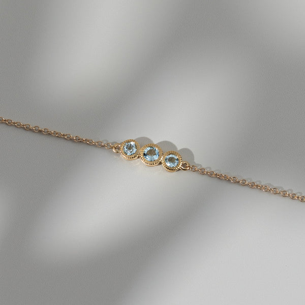 Gemondo Classic Round Aquamarine Three Stone Milgrain Bracelet In 9ct Yellow Gold