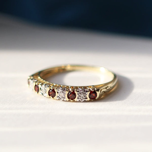 Gemondo Classic Round Garnet & Diamond Half Eternity Ring In 9ct Yellow Gold