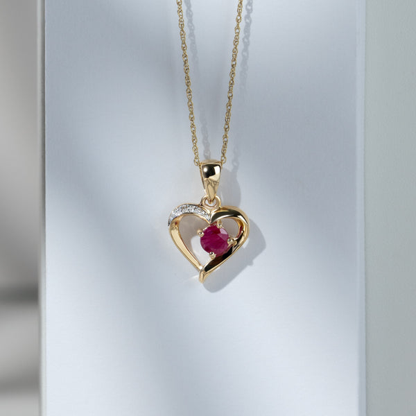 Gemondo Classic Round Ruby & Diamond Heart Pendant In 9ct Yellow Gold