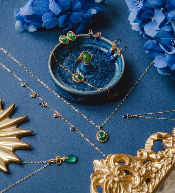 Gemondo ECFEW™ Dyed Green Chalcedony Winding Snake Ring In Yellow Gold Plated Silver