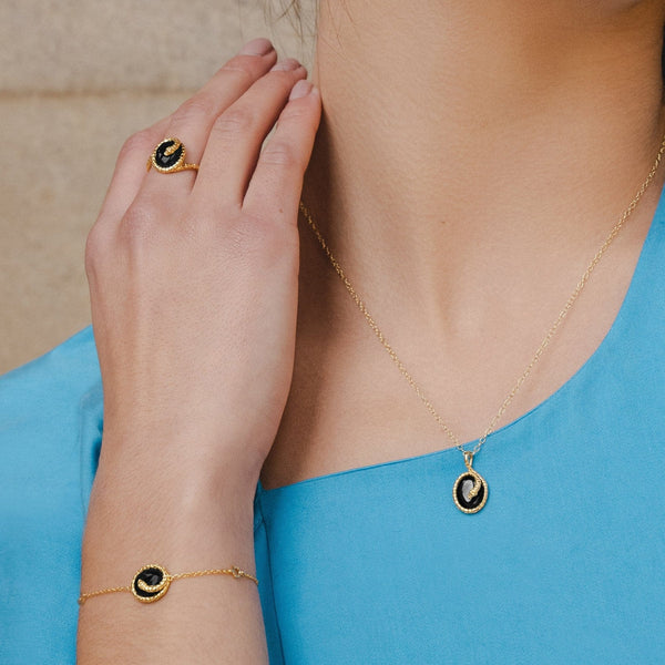 Gemondo ECFEW™ Oval Onyx Winding Snake Pendant Necklace In Gold Plated Sterling Silver