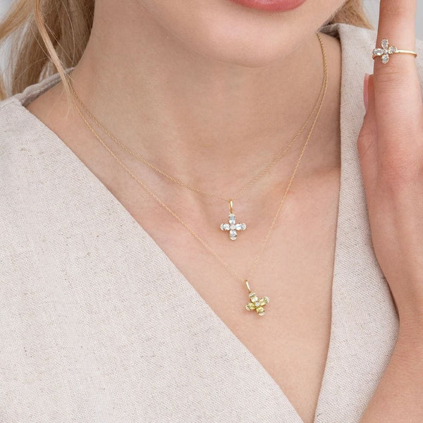 Gemondo Floral Topaz & Diamond Pendant Necklace In 9ct Yellow Gold