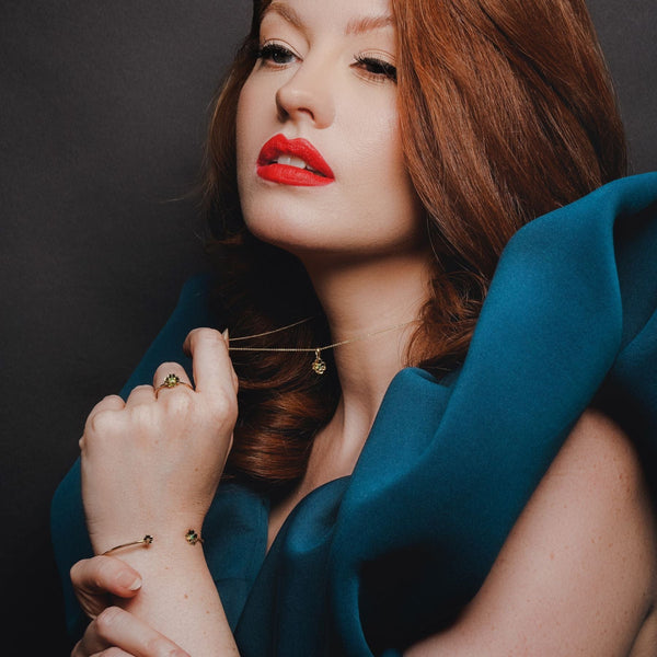 Gemondo Gardenia Emerald Clover Pendant Necklace In 9ct Yellow Gold