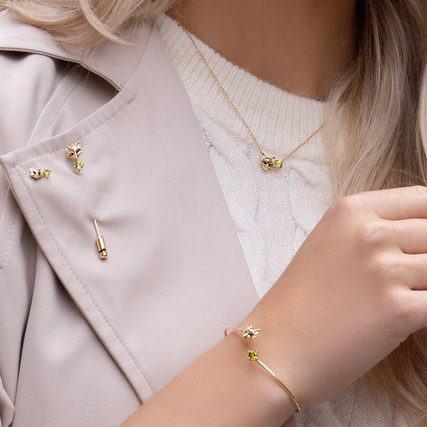 Gemondo Gardenia Peridot Fox Bangle In 9ct Yellow Gold