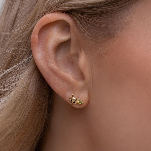 Gemondo Gardenia Peridot Fox Earrings In 9ct Yellow Gold