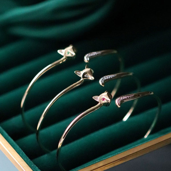 Gemondo Gardenia Ruby & White Sapphire Fox Bangle In 9ct Yellow Gold