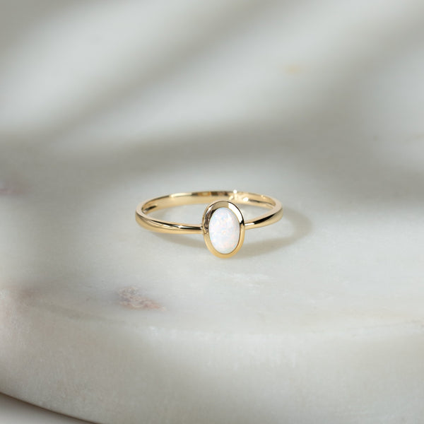 Gemondo Classic Oval Opal Ring In 9ct Yellow Gold