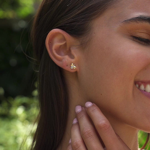 Gemondo Honeycomb Inspired Diamond Bee Earrings In 9ct Yellow Gold