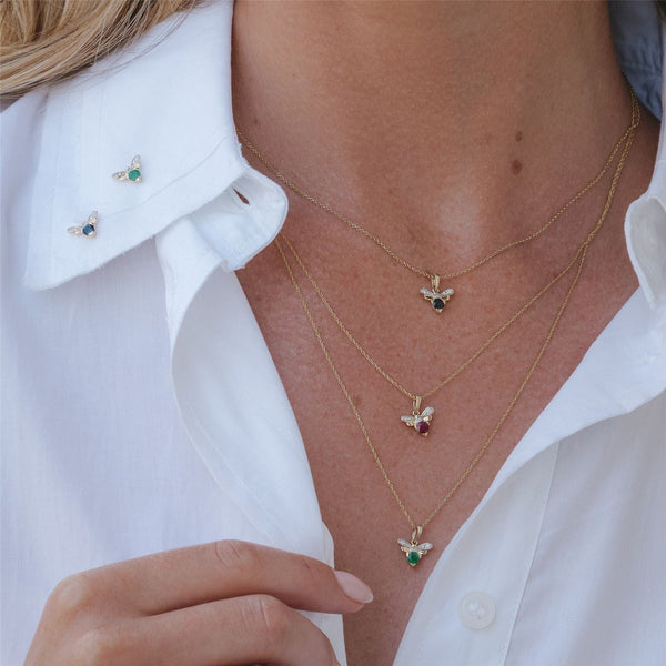 Gemondo Honeycomb Inspired Emerald And Diamond Bee Pendant Necklace In 9ct Yellow Gold