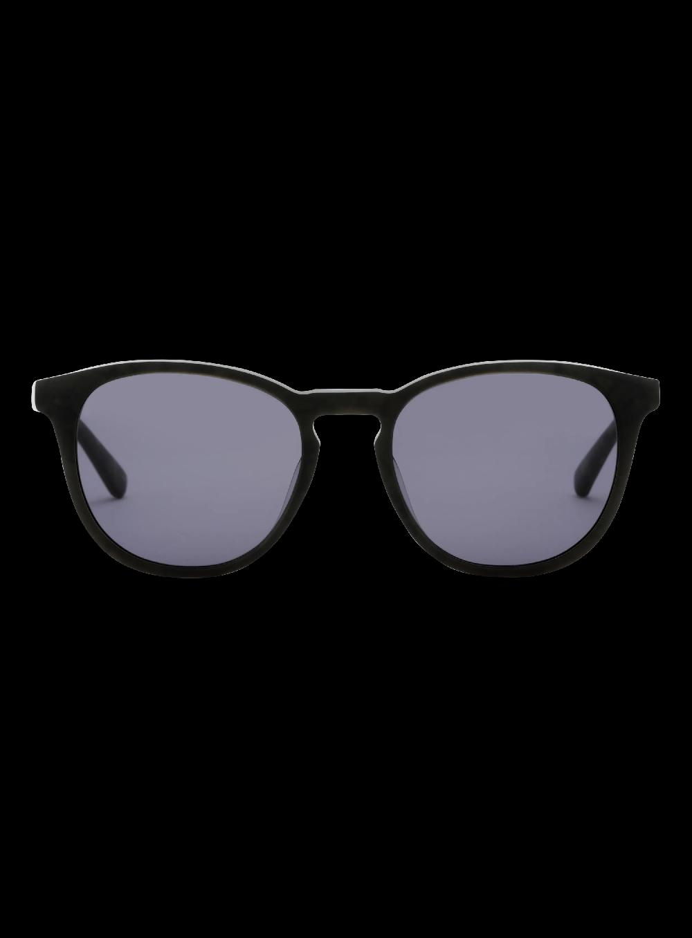 george gina & lucy BLOKE SUN