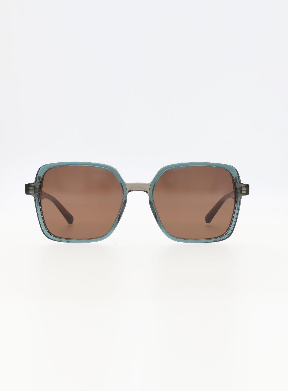 george gina & lucy Heyedi