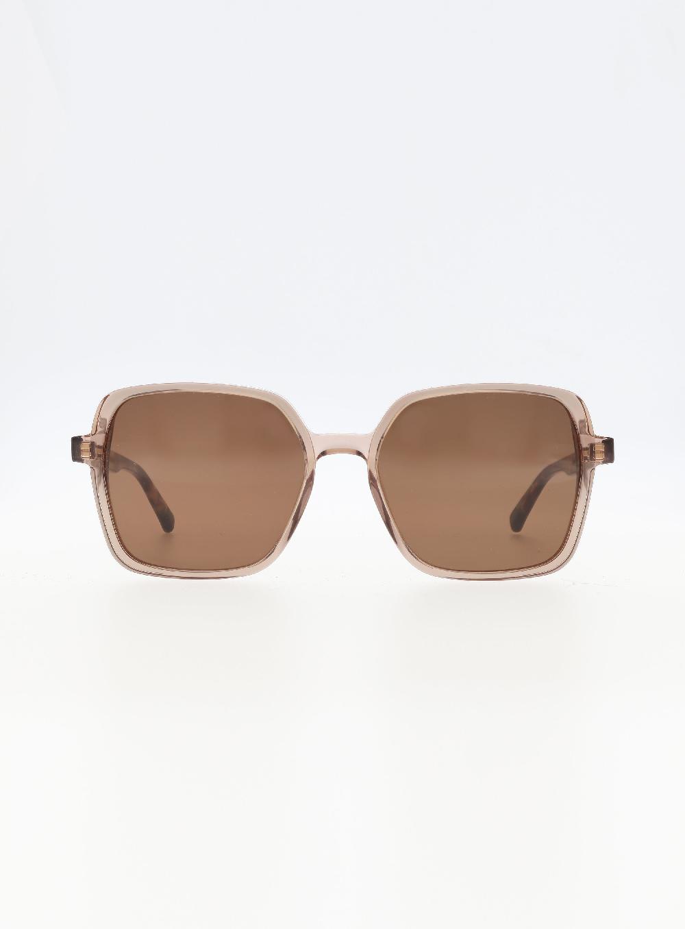 george gina & lucy Heyedi