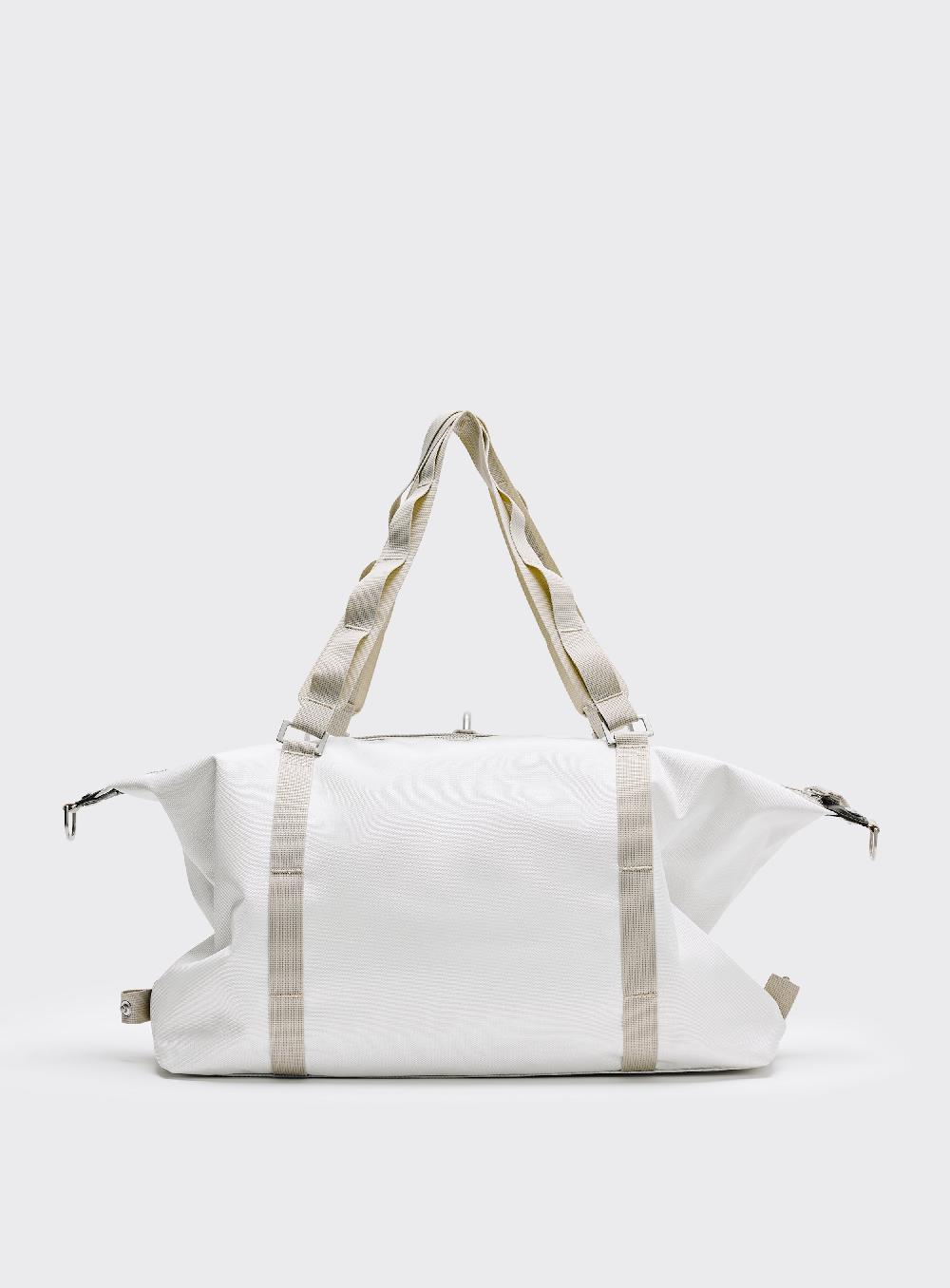 George Gina & Lucy MIDRANGE