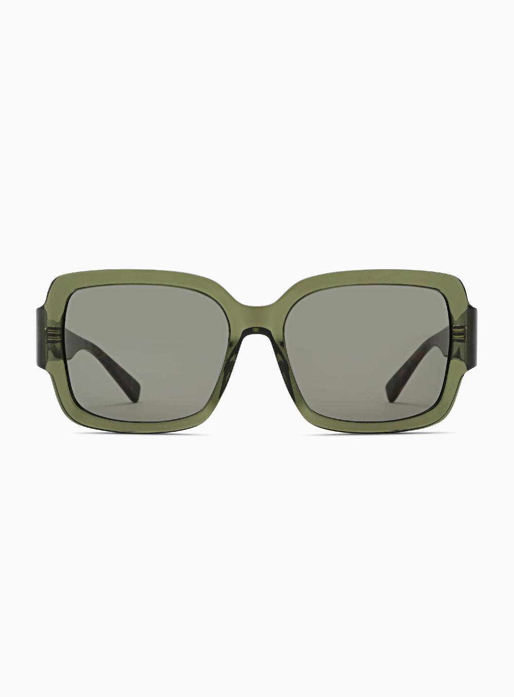 george gina & lucy Spotleyeght