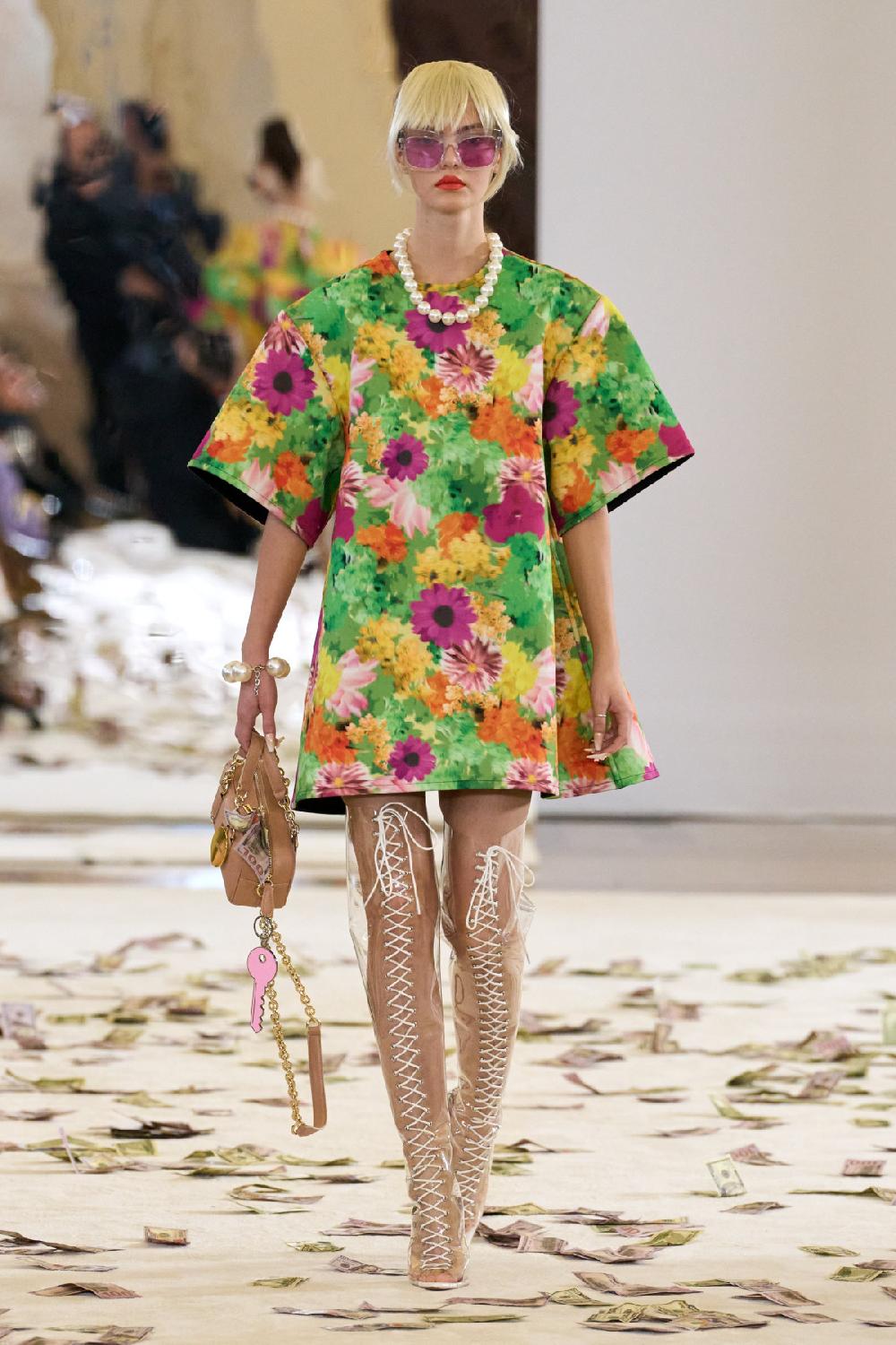 George Keburia GEORGE KEBURIA - RED OVERSIZED KEYCHAIN