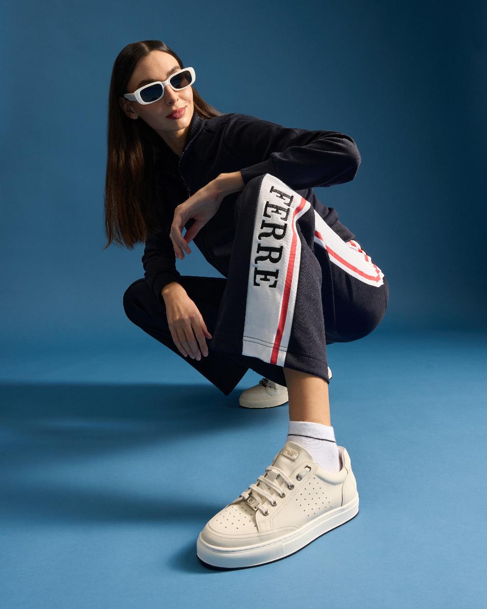 Gianfranco Ferre Contrasting Ferre Accented Coordinates Navy