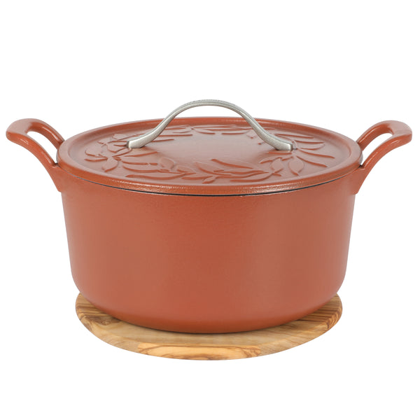 Gibson Home Bloomhouse 7 Qt Cast Iron Dutch Oven W/ Embossed Lid European Enamel & Olive Wood Trivet