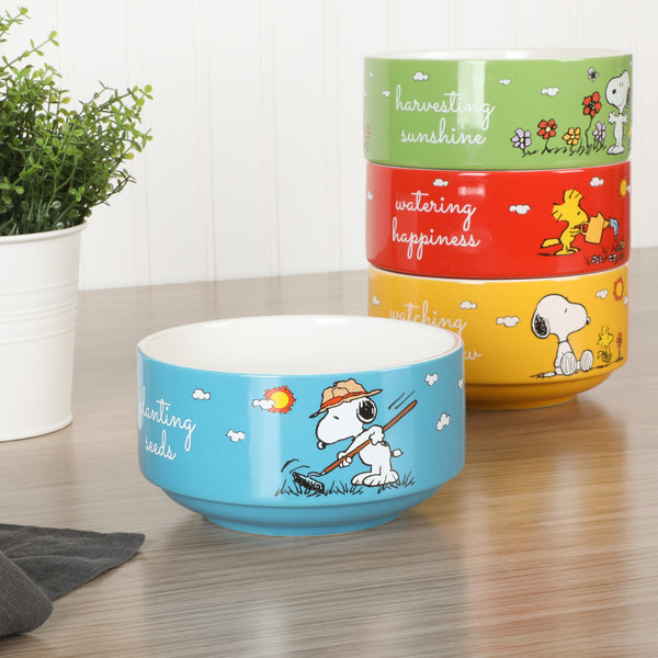 Gibson Home Peanuts Snoopy 4-Pack Stackable 5.5" Decorated Stoneware Bowl Set