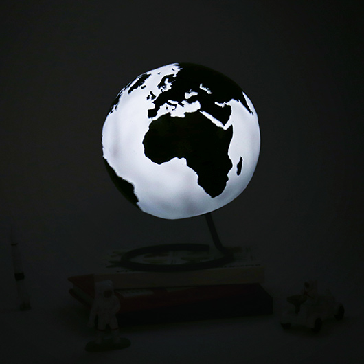 Gift Republic Globe Lamp