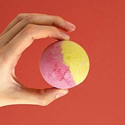 gift republic Happiness Bath Bomb