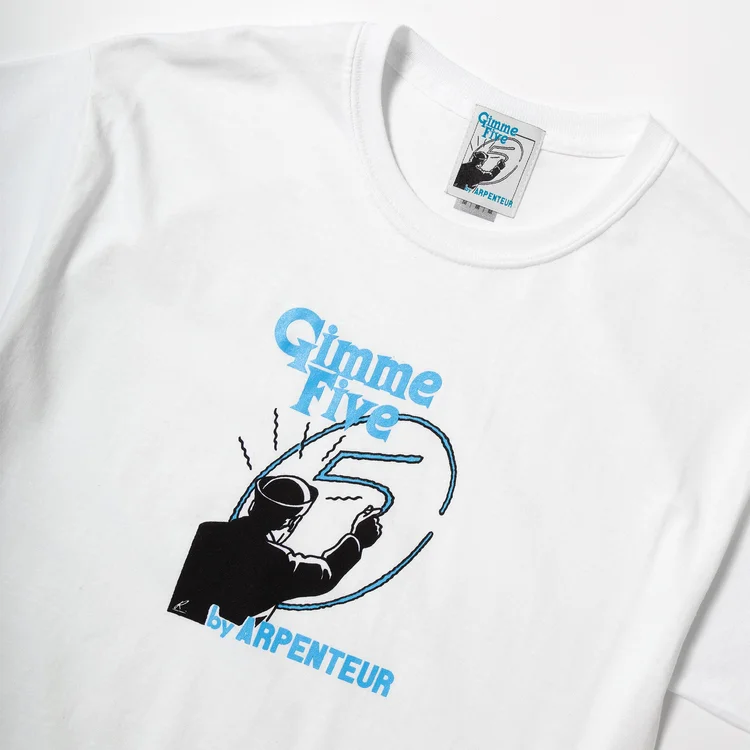 Gimme Five GIMME 5 X ARPRENTEUR CHALK ACTION TEE (WHITE)