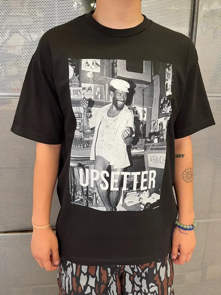 Gimme Five GIMME 5 X DENNIS MORRIS "UPSETTER" TEE (BLACK)