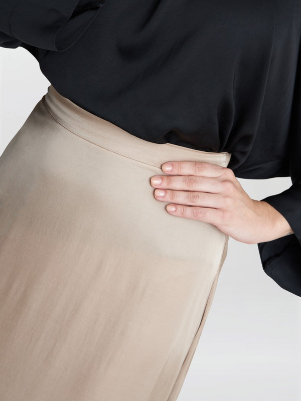 Gina Bacconi Candace Washed Satin Pull On Skirt