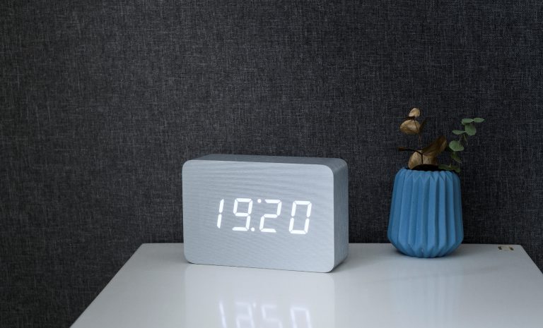 Gingko Brick Click Clock