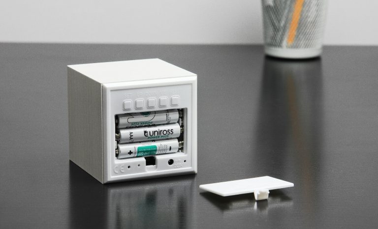 Gingko Cube Click Clock