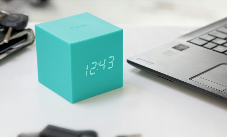 Gingko Gravity Cube Click Clock