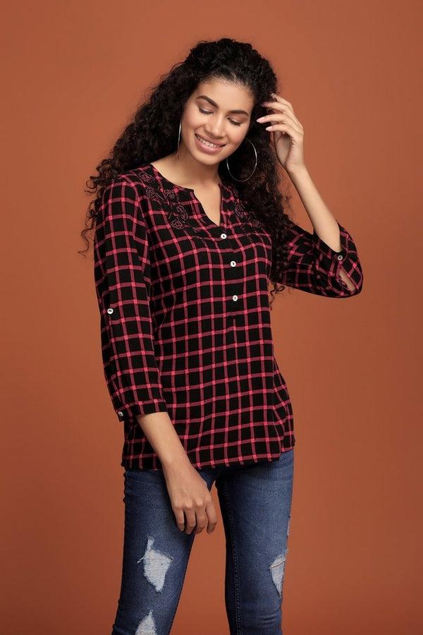 Gipsy Alluring Checkered Top Black