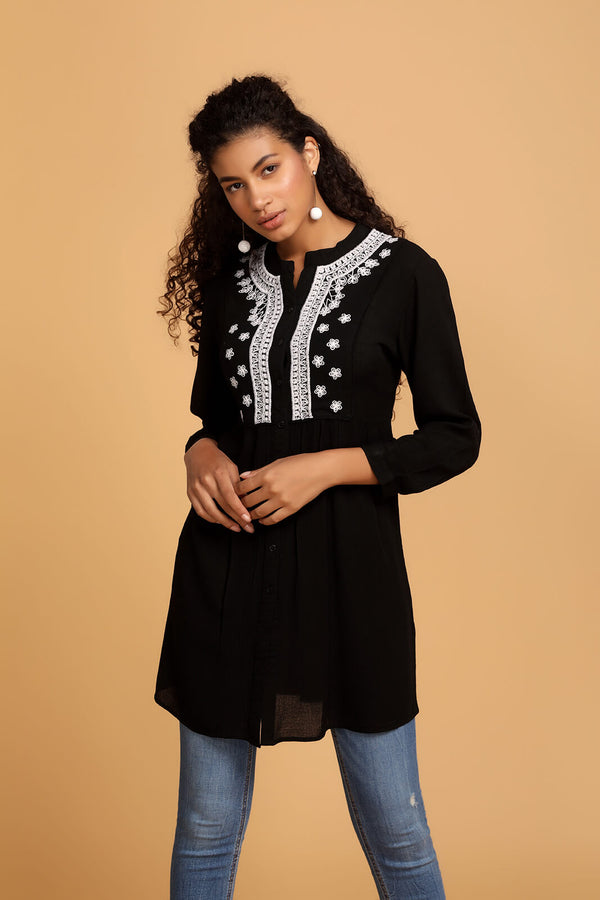gipsy Gipsy Black Poly Rayon Crepe Tunic