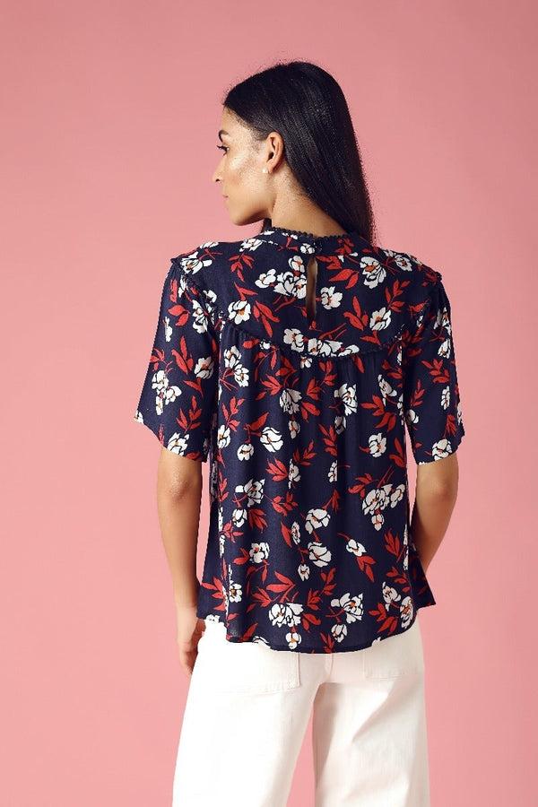 Gipsy GIPSY Womens Crew Neck Lace Trimming Floral Printed Top Blue