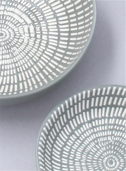 Gisela Graham Set Of 2 Trinket Dishes - Dark Grey Ceramic Leaves