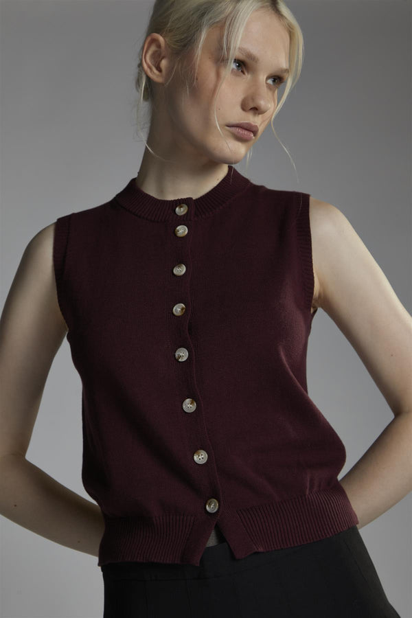 Glamorous Burgundy Sleeveless-Vest Button-front-Top