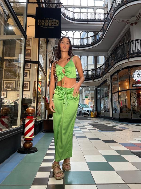 glamorous Apple-Green Satin Ruched Midi-skirt