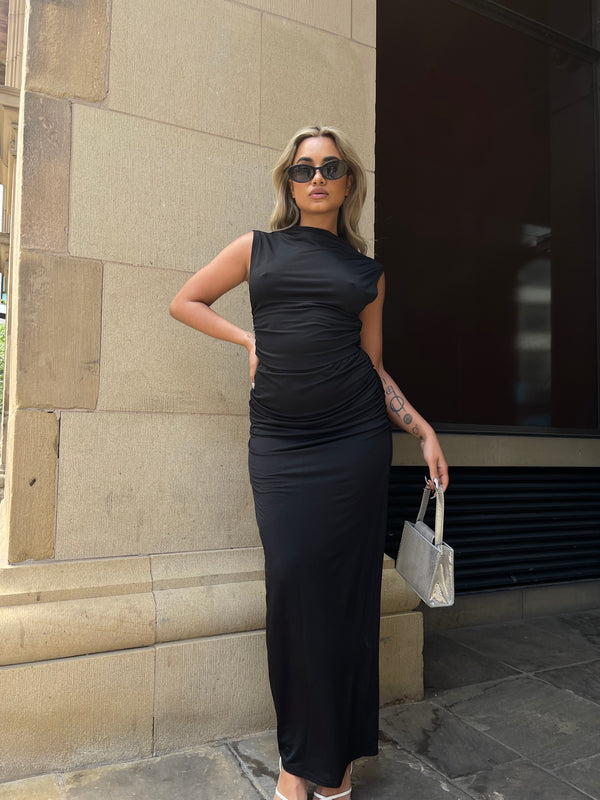 glamorous Black Ruched High-Neck Crop-Top