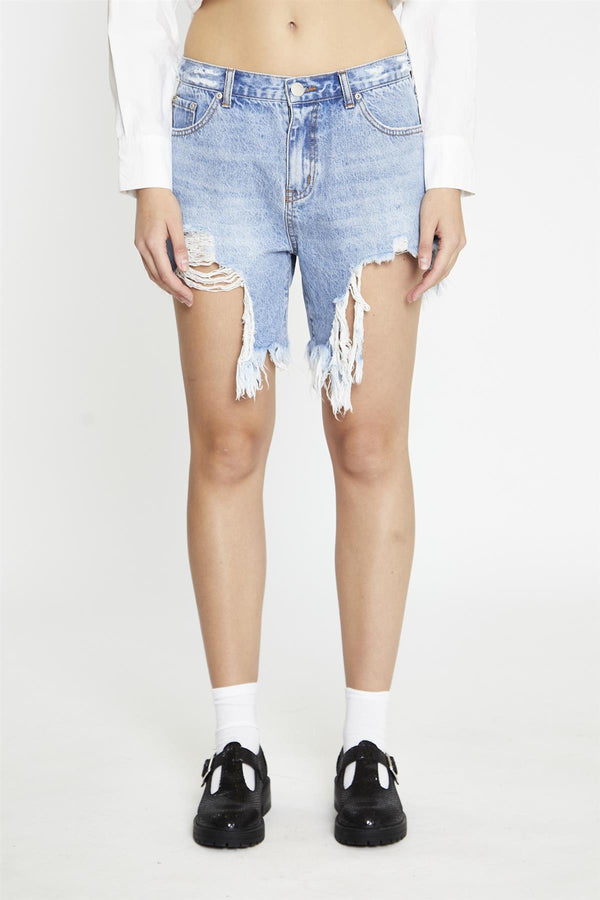 Glamorous Mid-Stonewash Ripped Denim-Shorts