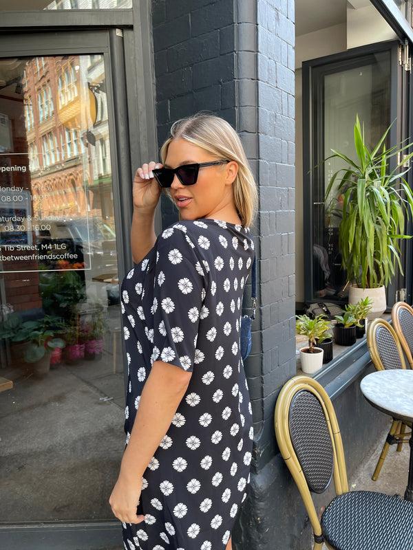 Glamorous Mono-Daisy T-Shirt Mini-Dress