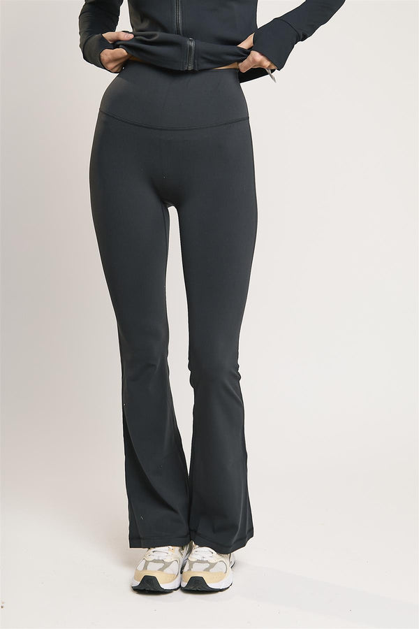 Glamorous Signature Black Flare Leggings