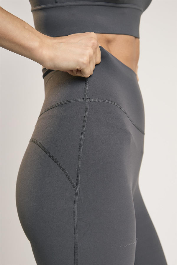 Glamorous Signature Graphite-Grey Capri Leggings
