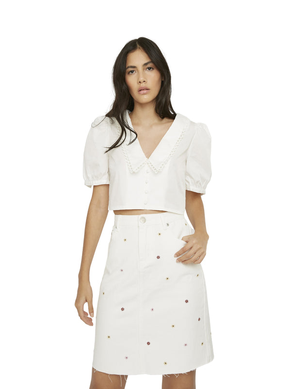 glamorous White Crochet Collar Cropped Blouse