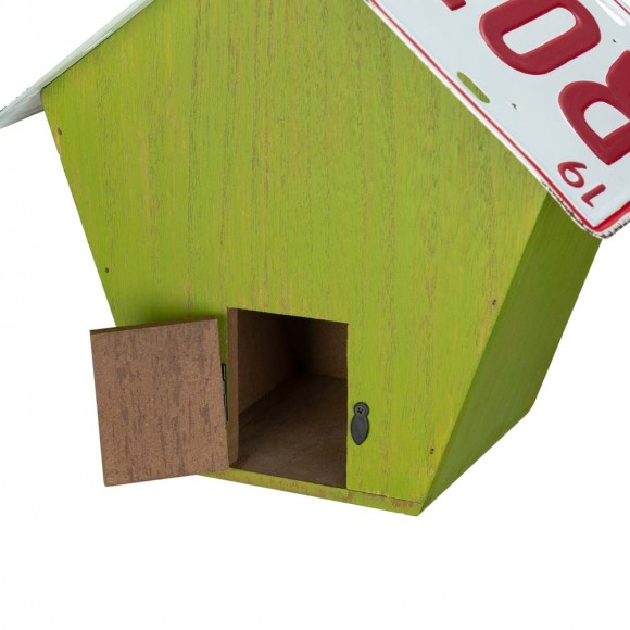 Glitzhome Glitzhome 10.75"L Washed Green Wood And Metal Birdhouse With Unique Licence Plate Roof