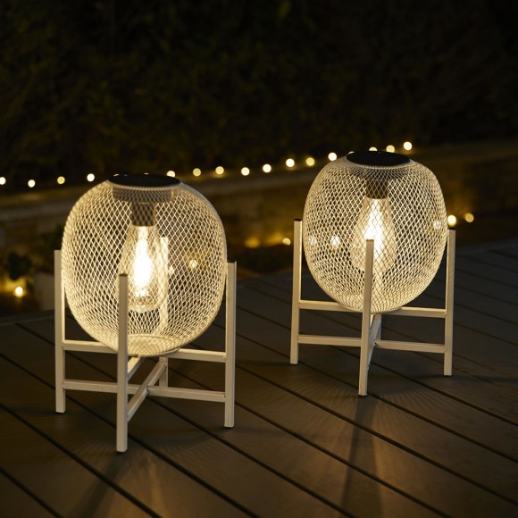 Glitzhome Glitzhome 11.5"H White Metal Mesh Solar Powered Outdoor Lantern With Stand