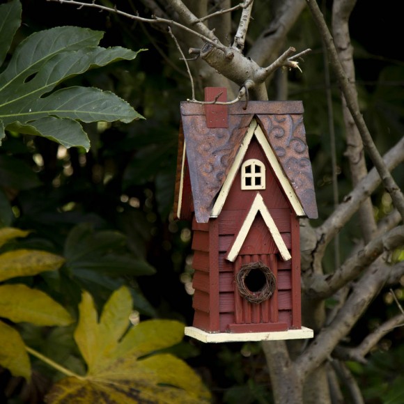 Glitzhome Glitzhome 12"H Red Distressed Solid Wood Cottage Birdhouse