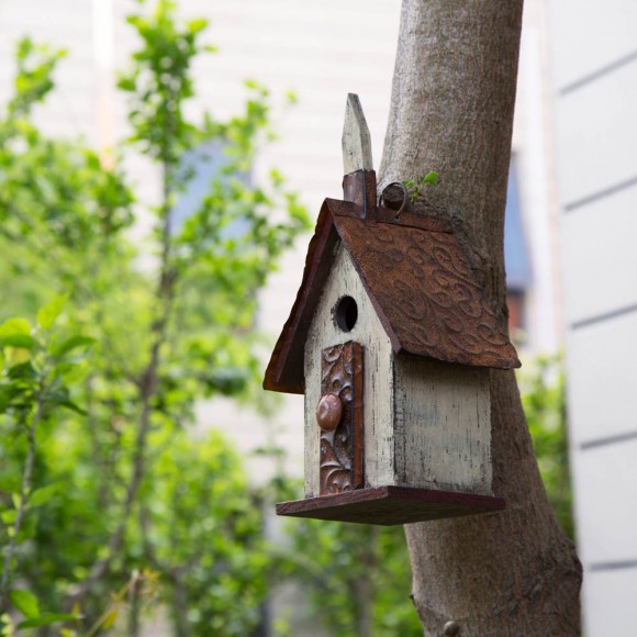 Glitzhome Glitzhome 13.90"H Distressed Wooden Birdhouse